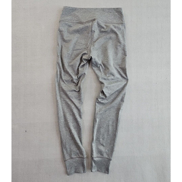 Offline by Aerie Warmup Leggings Women's S Short (W26 L26) Grey Regular Rise EUC - Picture 2 of 10